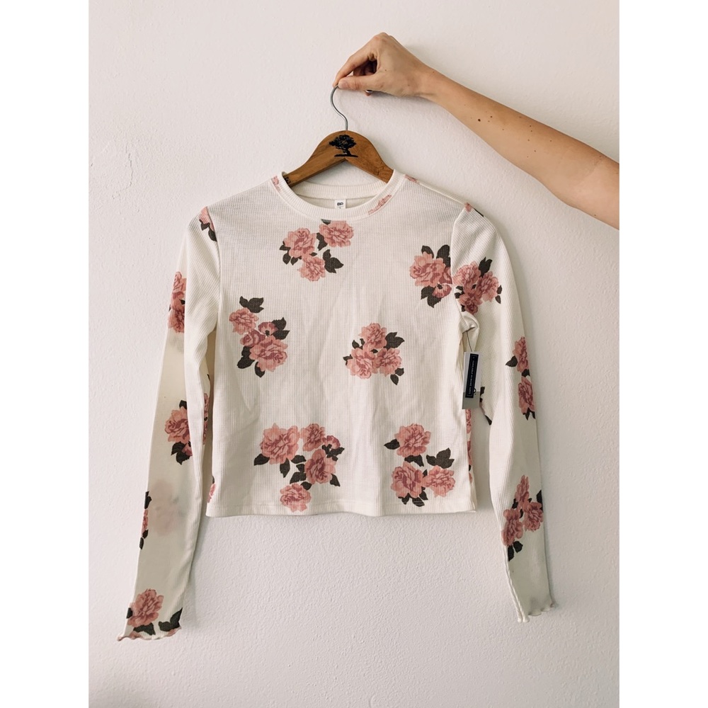 White floral long sleeve tee size S. Never worn